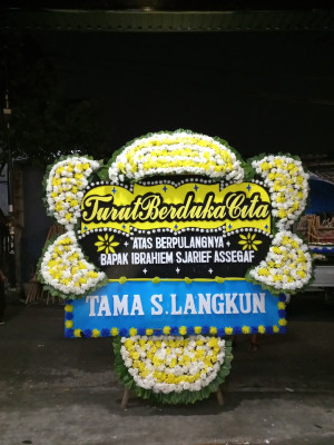 Papan Bunga Duka di Kosambi Timur